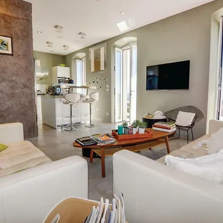 Four Bedroom In Embrun * 卢米奥