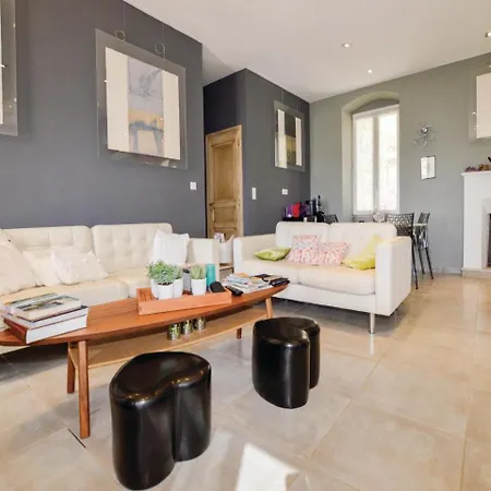 Apartment Four Bedroom In Embrun